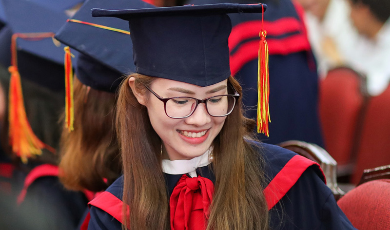 Lứa sinh viên y dược đầu tiên của ĐHQG Hà Nội đã tốt nghiệp