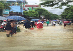 Mưa lớn xối xả, TP Hà Giang ngập như sông