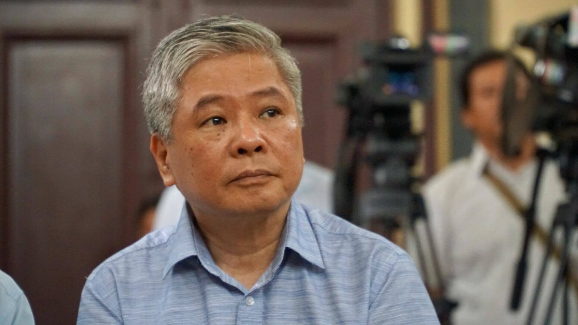 Nguyên Phó thống đốc NHNN Đặng Thanh Bình bình thản hầu tòa