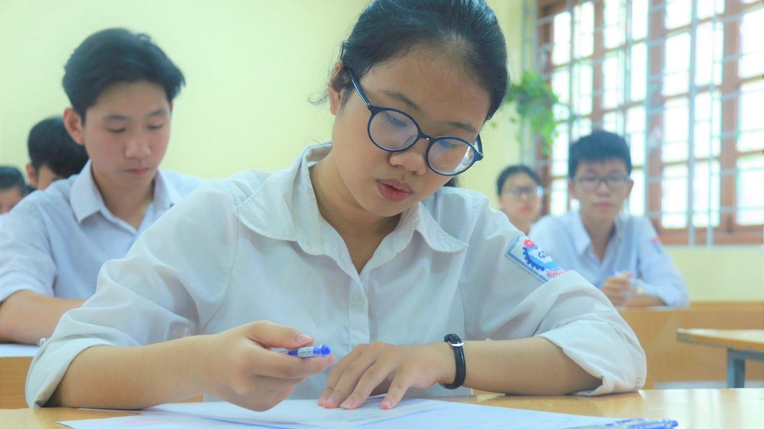 Đề thi môn Ngữ văn kỳ thi THPT quốc gia 2018 bàn chuyện đánh thức tiềm lực đất nước