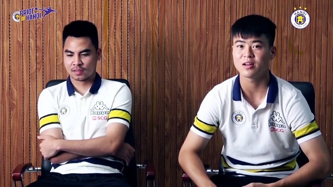 Cầu thủ U23 Việt Nam chúc các sĩ tử thi tốt