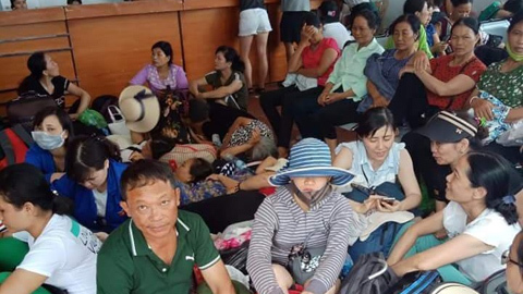 Hơn 5.000 du khách Hà Nội mắc kẹt ở Cô Tô