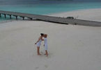 Cường Đô La đăng ảnh hôn Đàm Thu Trang ở thiên đường Maldives
