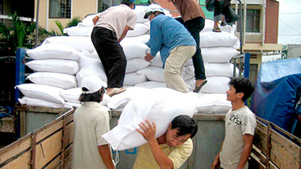 Thanh Hóa: Tỉnh xin gạo cứu đói, Sở xin trăm tỷ tổ chức lễ kỉ niệm