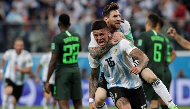 Messi, Rojo giúp Argentina giành vé vòng 1/8 ngoạn mục