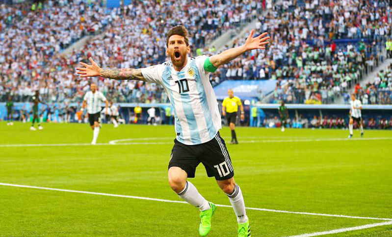 Messi giải cứu Argentina: 