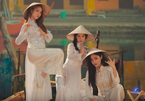 Nhóm nhạc Hàn gây chú ý vì chọn áo dài, nón lá Việt Nam trong MV mới