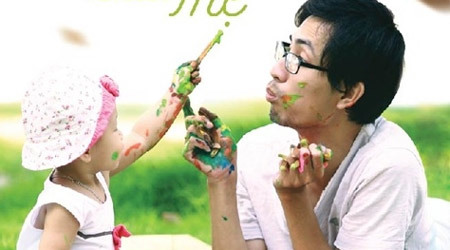 Người cha đơn thân lặn lội hơn 20 km trong đêm mưa gió xin sữa cho con gái suốt 2 năm