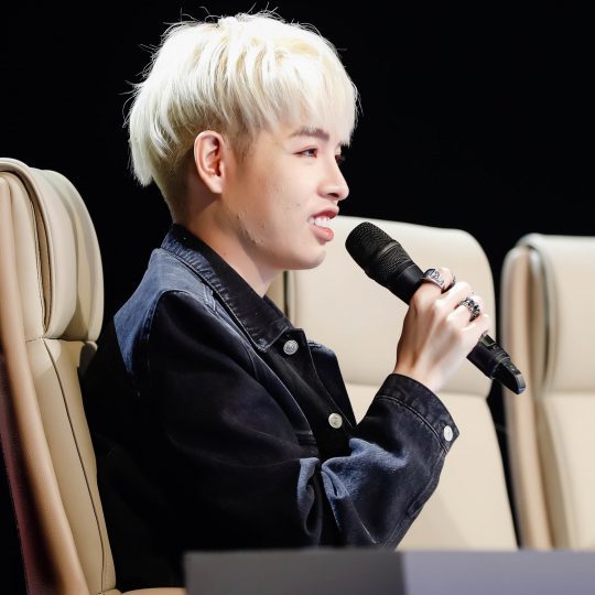 Khoảnh khắc đáng yêu khó đỡ của 'thánh lầy' Đức Phúc