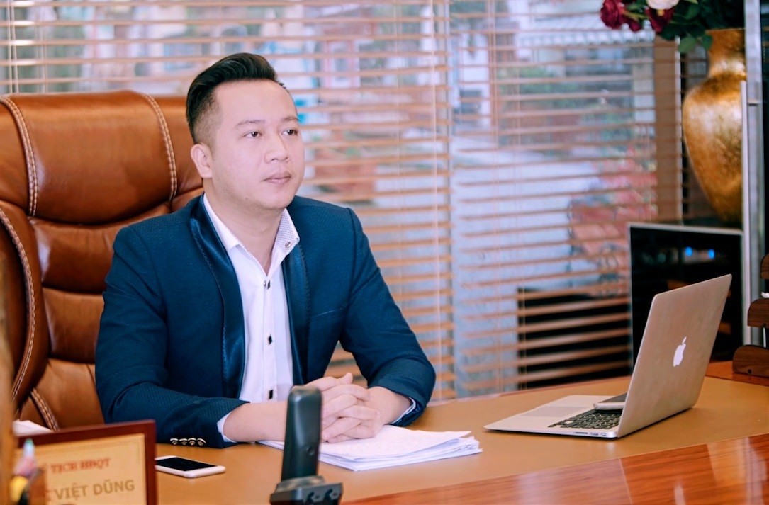 Chạy theo quý bà giàu có, nam vệ sĩ gặp nạn