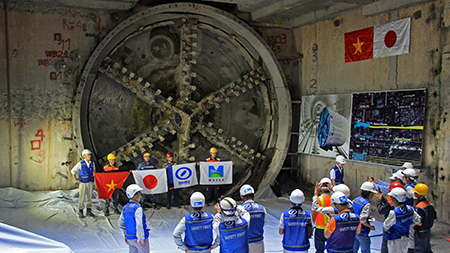 Hầm chui tuyến metro đầu tiên ở Sài Gòn hoàn thành