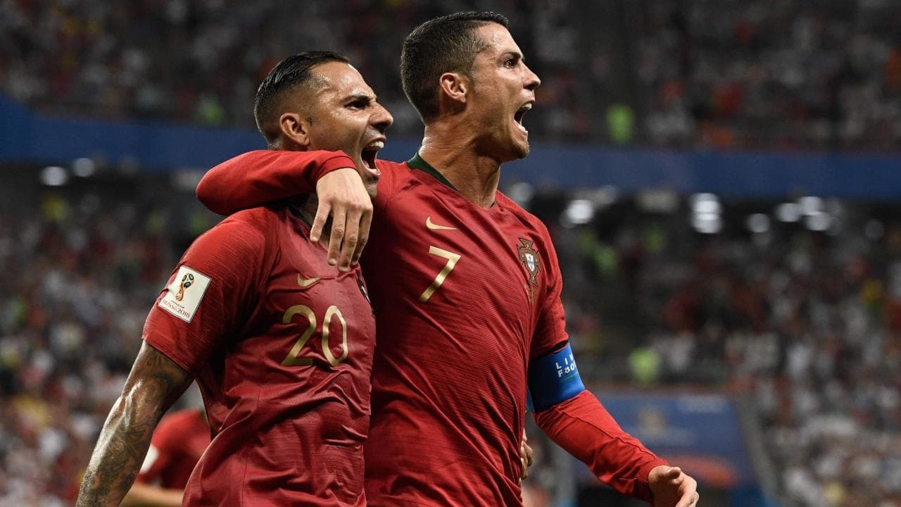 Đội hình ra sân Uruguay vs Bồ Đào Nha: Ronaldo học Messi xếp đội hình