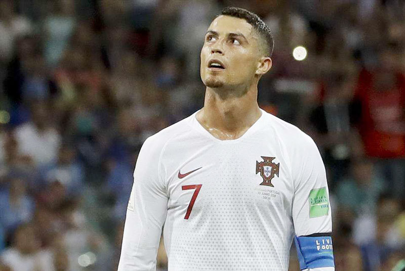 Ronaldo chia tay World Cup: Như bản tình ca dang dở!