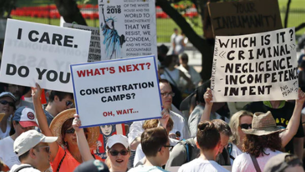 Biểu tình rầm rộ khắp Mỹ chống chính sách nhập cư của ông Trump