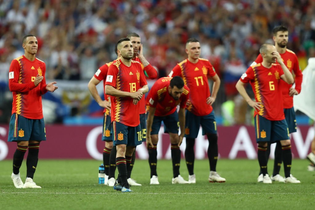 Tây Ban Nha thua hổ thẹn: Trả giá vì Real Madrid