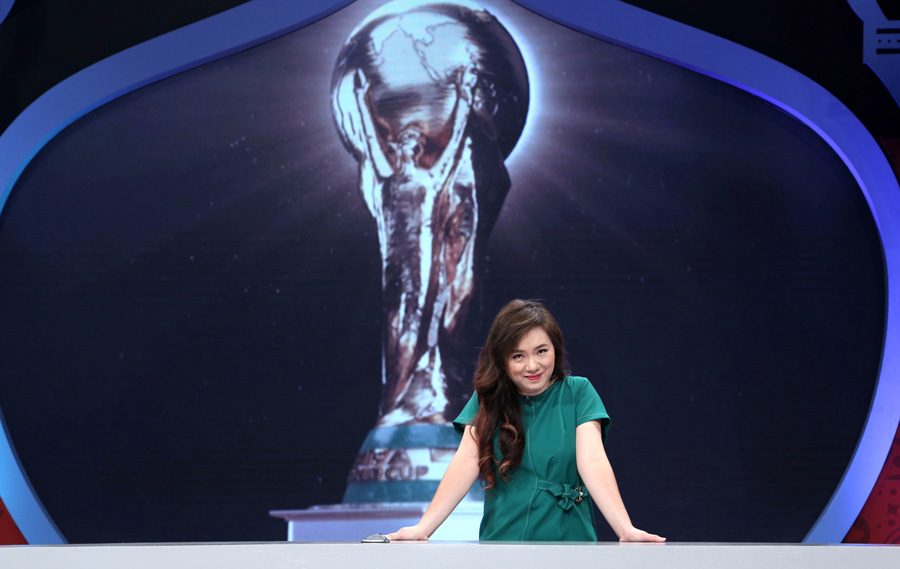 Nhà thơ Vi Thùy Linh: Tôi sẽ làm bình luận World Cup đến cùng với tinh thần cống hiến