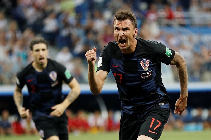 MU bị chơi khăm, Mandzukic lật kèo sang AC Milan