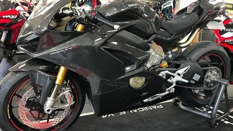 Xe độ Ducati Panigale V4 SE full carbon giá 1 tỷ