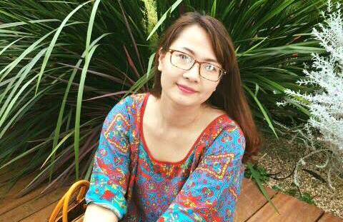 Nữ giảng viên xinh đẹp khuyên học trò 'yêu thật nhiều và chọn thật kỹ'