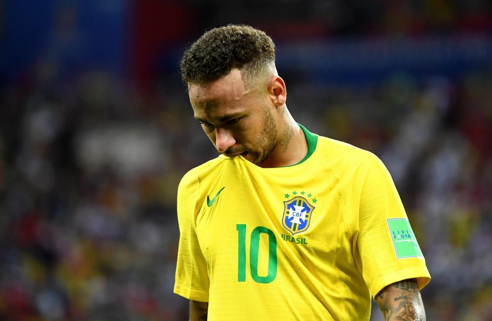 Neymar hứng mưa chỉ trích, Thierry Henry an ủi động viên