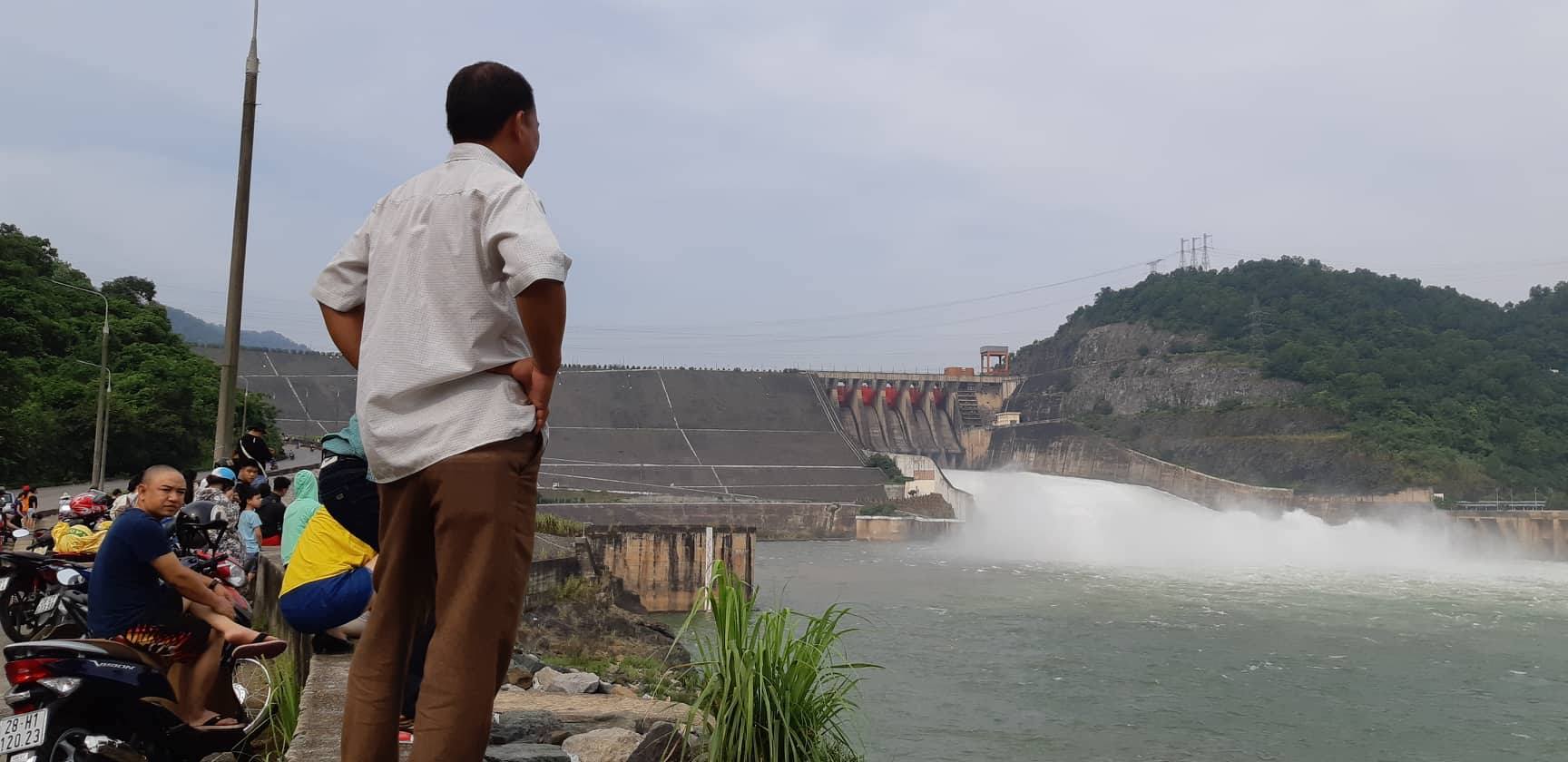 Thủy điện Hòa Bình, Sơn La, Lai Châu đồng loạt xả lũ sáng nay