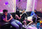 16 nam nữ phê ma túy trong quán karaoke ở Sài Gòn