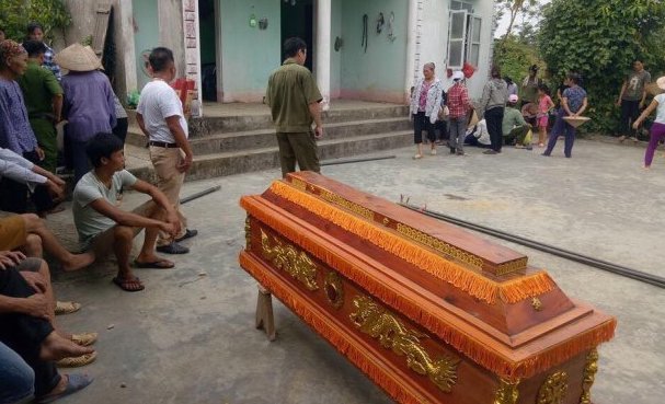 Chồng nhẫn tâm chém chết vợ lúc rạng sáng