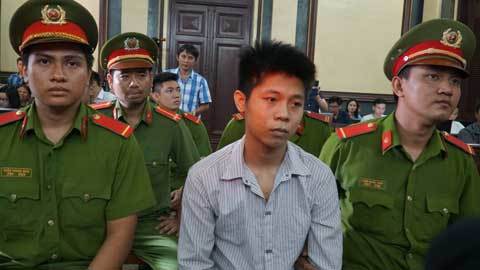 Nghi phạm sát hại gia đình 5 người ở Bình Tân lạnh lùng hầu tòa