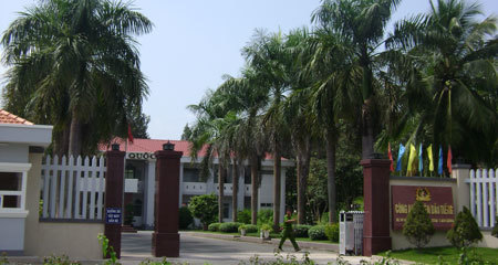 Lấy gạch tiêu hủy pháo: 3 cán bộ thi hành án, 1 cảnh sát bị thương