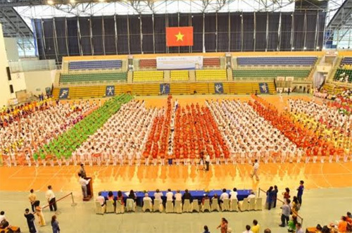 3.000 người cao tuổi đồng diễn thể dục dưỡng sinh