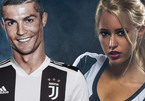 Hot girl đăng đàn đón Ronaldo cập bến Juventus