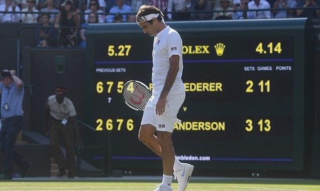 Federer thất bại ở tứ kết Wimbledon sau màn tra tấn thể lực