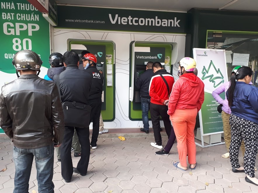 Đồng loạt tăng phí rút tiền ATM: Xem xét dấu hiệu vi phạm
