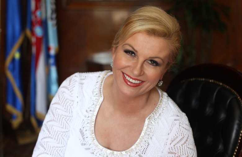 Thời trang nổi bật của Tổng thống Croatia mùa World Cup