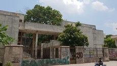 Vén màn bí ẩn 'nhà ma' 20 năm không người ở giữa Thủ đô Vén màn bí ẩn 'nhà ma' 20 năm không người ở giữa Thủ đô