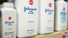 Johnson & Johnson bị yêu cầu bồi thường mức kỷ lục vì phấn rôm gây ung thư