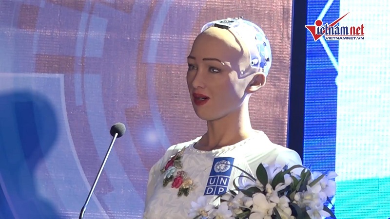 Robot Sophia nói gì về Cách mạng công nghiệp 4.0 ở Việt Nam?