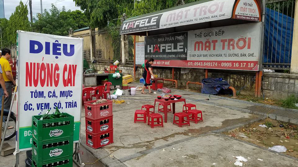 Thanh niên bị truy đuổi, đâm chết trong trung tâm thể thao