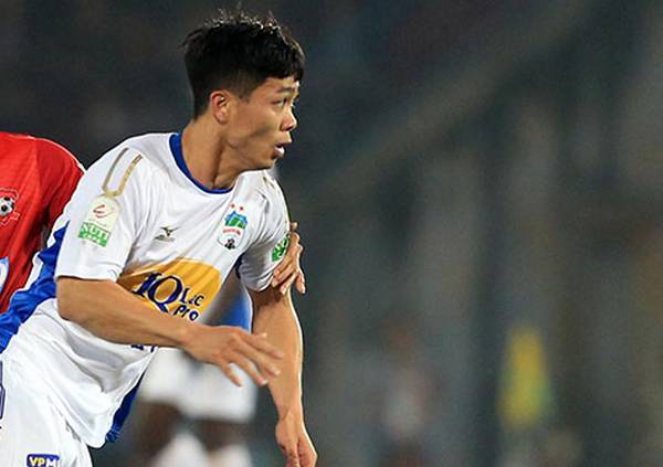 Công Phượng nổi đoá, suýt