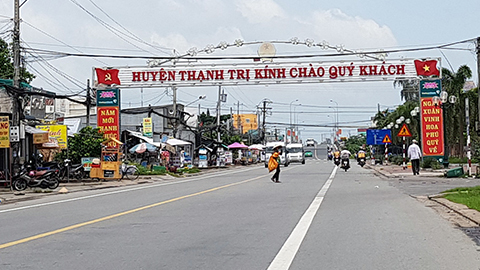 Nghi vấn đại úy công an bị khống chế bằng súng, cướp ô tô