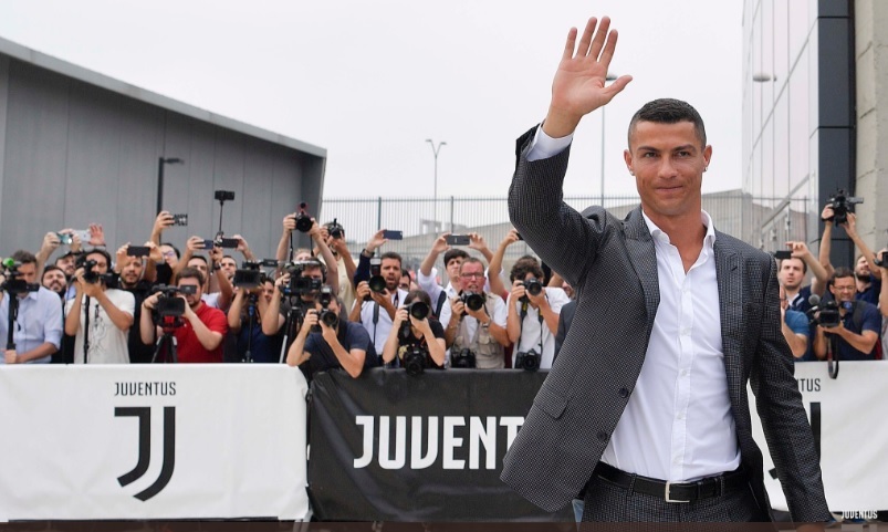 World Cup vừa tan, Ronaldo lập tức 