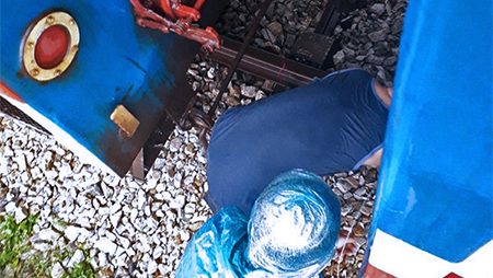 Tàu Bắc - Nam đứt đôi khi chạy qua Thanh Hoá