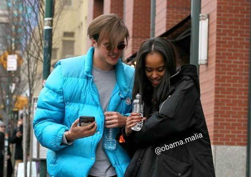 Ảnh yêu đương tình tứ của Malia Obama và bạn trai ở Paris
