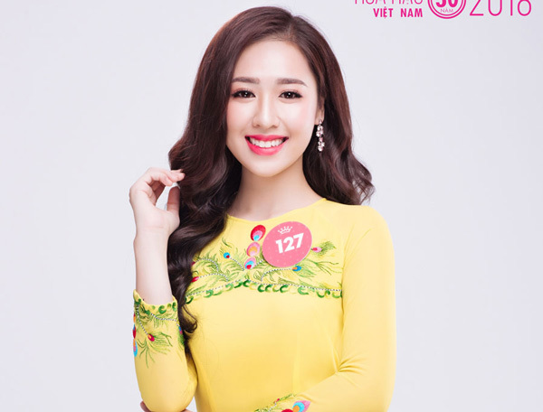 Thí sinh Hoa hậu Việt Nam khoe đường cong mềm mại