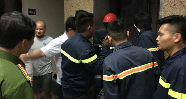 Thanh Hóa: 7 em nhỏ mắc kẹt trong thang máy thư viện