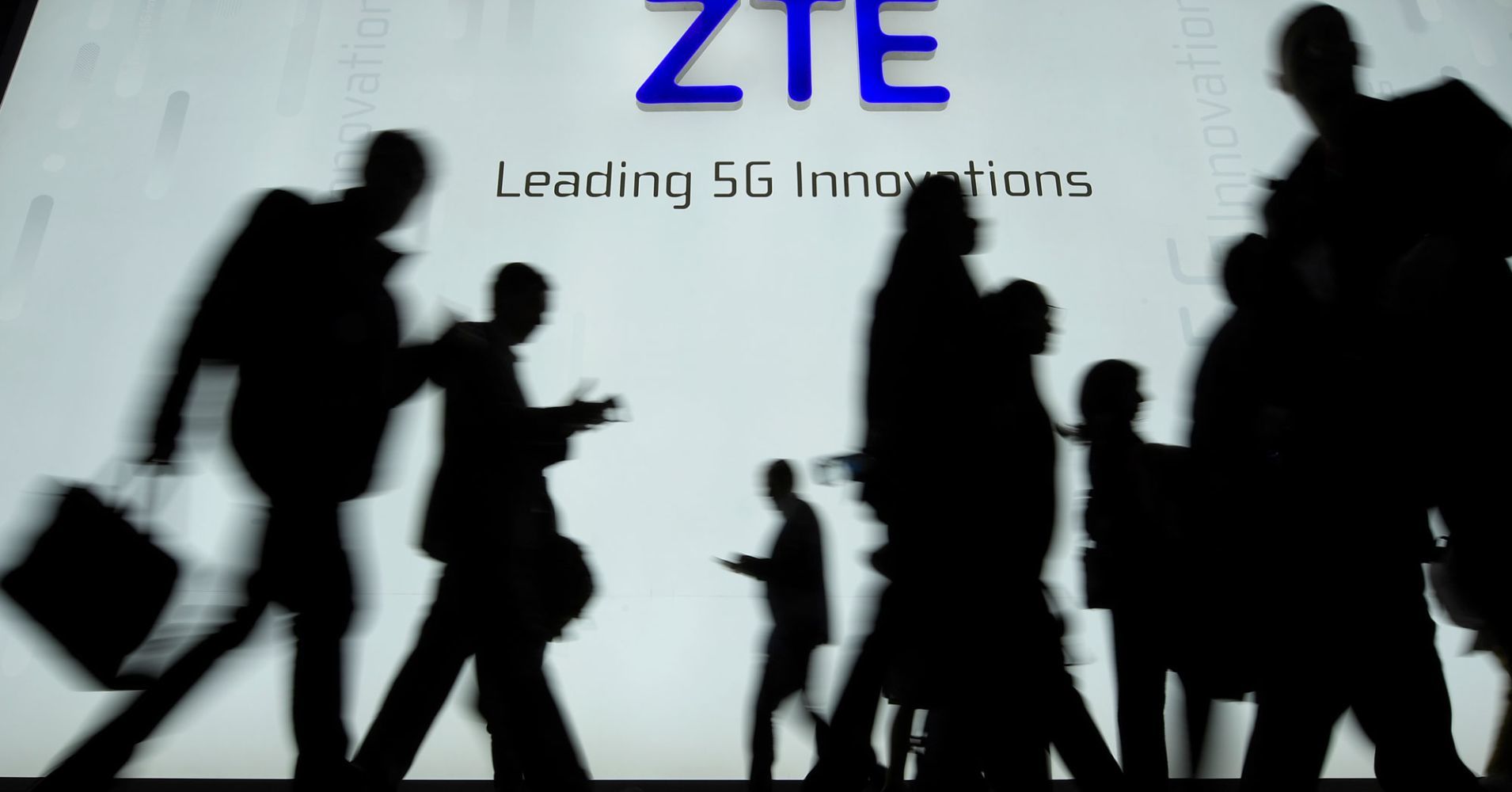 Lệnh cấm ZTE khiến nhiều công ty viễn thông xem xét lại chiến lược kinh doanh