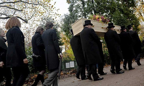 Khóc thuê kiếm ngay bạc triệu/giờ