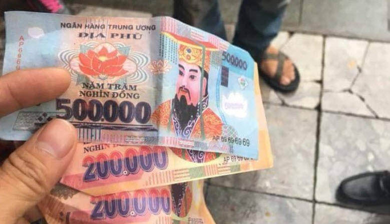 Hãy khám phá bí mật của tiền âm phủ và tìm hiểu về nguồn gốc và ý nghĩa của nó. Bức ảnh liên quan đến từ khóa này sẽ giúp bạn có cái nhìn khác về loại tiền này và cảm thấy thú vị hơn với lịch sử của đất nước Việt Nam.