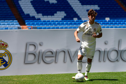 Odriozola ra mắt Real Madrid