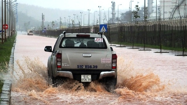 Thanh Hóa ngập trắng nhiều nơi sau bão số 3